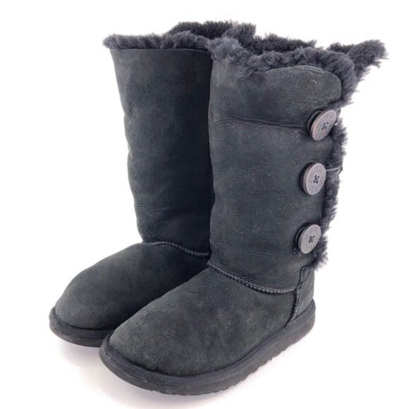 UGG Bailey Button Triplet Sheepskin Winter Boots 6 - Picture 3 of 13